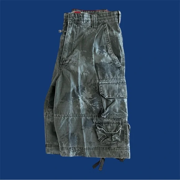 Cargo Supply Camo Cargo Shorts!! - Picture 4 of 7
